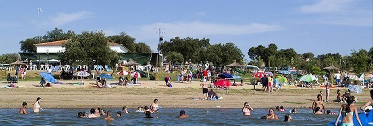 PLAYA DE CHELES CONCESIÓN DE BANDERA AZUL